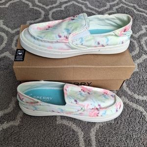 Sperry boat shoes